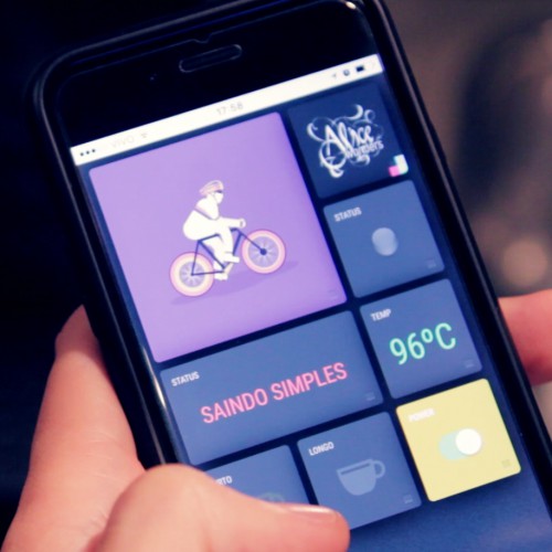 Alice Wonders - Cafeteira hackeada Alice Wonders - Cafeteira hackeada