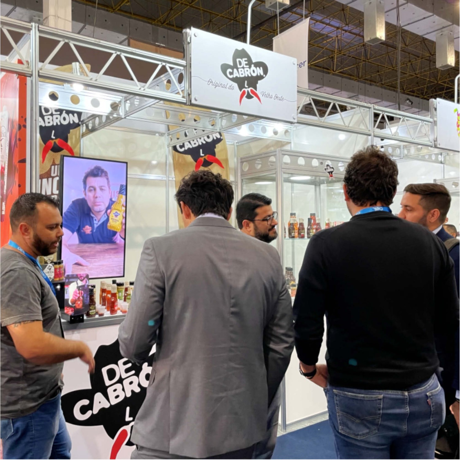 Decabrón - Alice Wonders na APAS Show 2022 Decabrón - Alice Wonders na APAS Show 2022