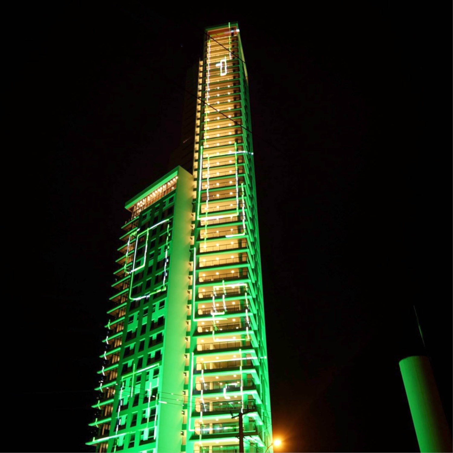 Construtora Planeta - Jogo de luzes Ícone Planeta Construtora Planeta - Jogo de luzes Ícone Planeta