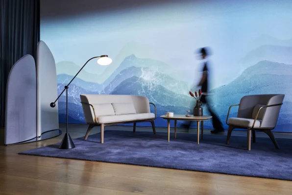 Ambiente de varejo com tecnologia invisível integrada ao espaço para criar uma experiência do consumidor mais fluida e imersiva.